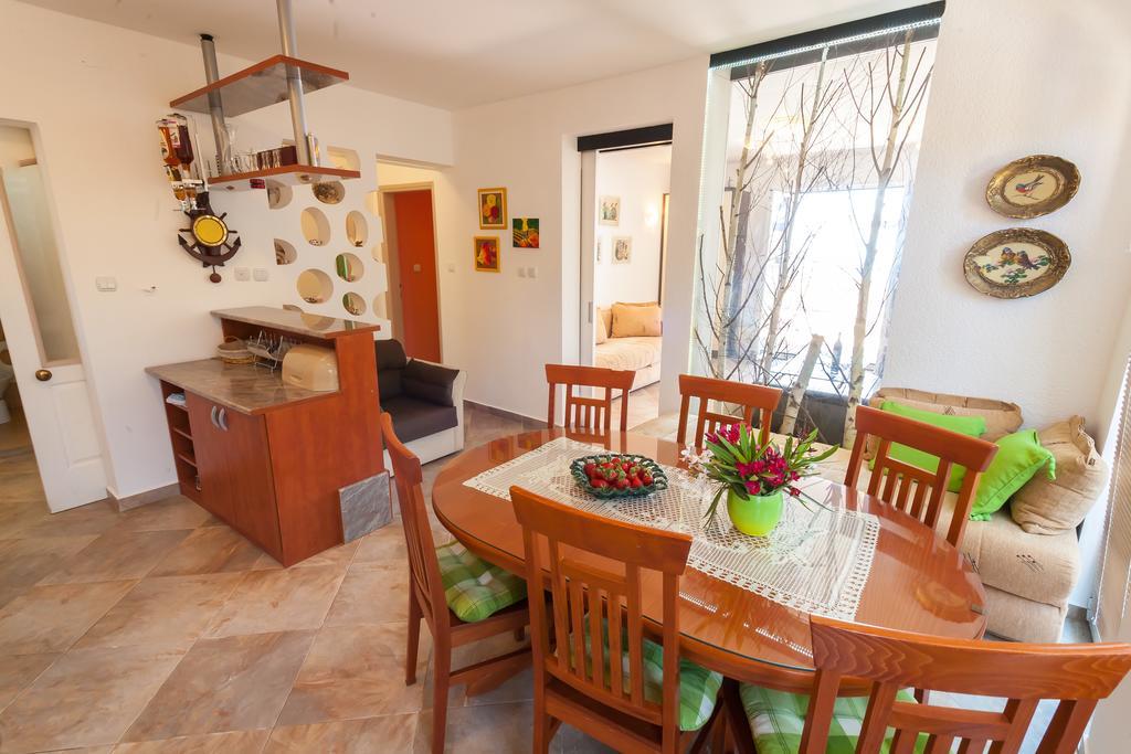 Apartments Mila Krimovica Bagian luar foto