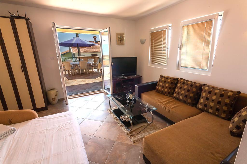 Apartments Mila Krimovica Bagian luar foto
