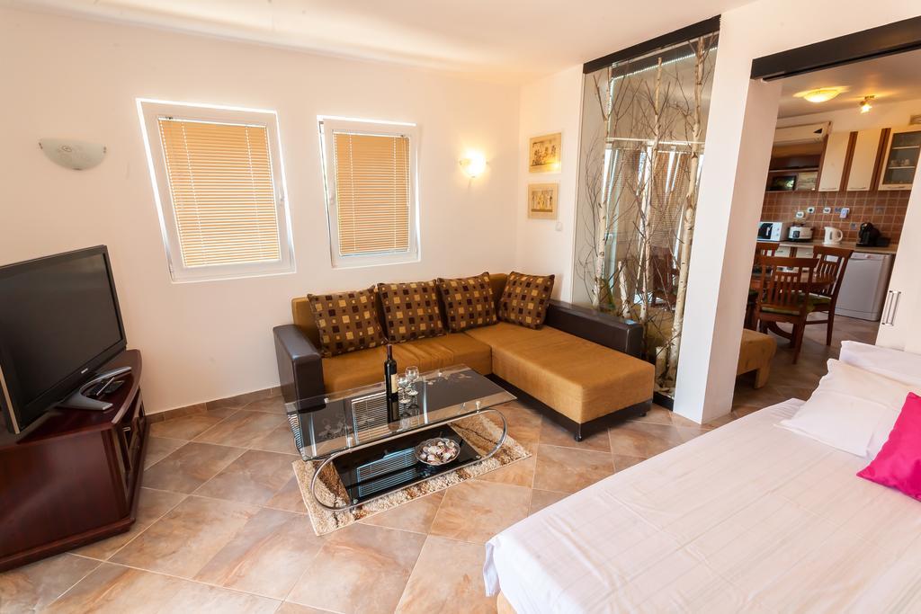Apartments Mila Krimovica Ruang foto